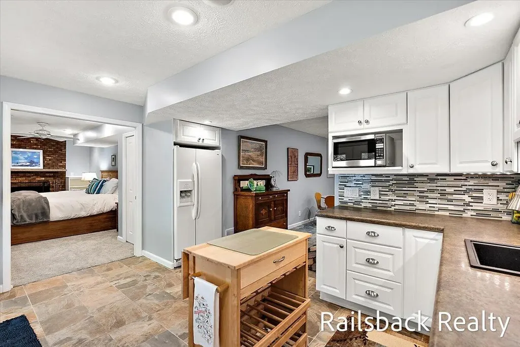 6584 Wahlfield Avenue NW Alpine Township MI 49321