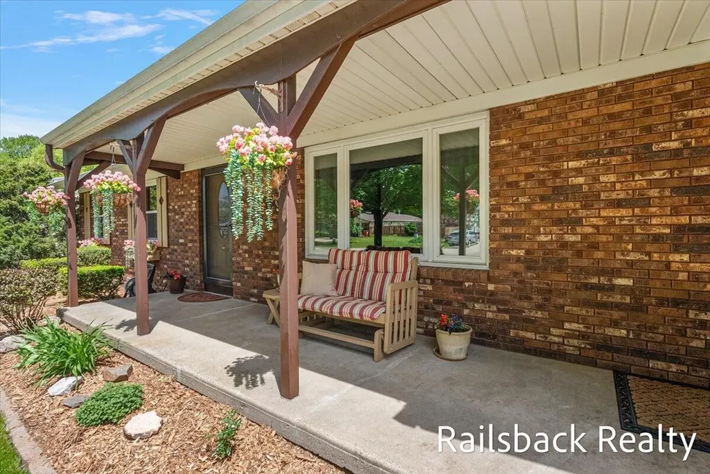 6584 Wahlfield Avenue NW Alpine Township MI 49321