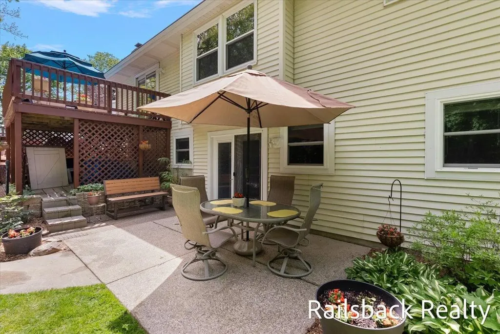 6584 Wahlfield Avenue NW Alpine Township MI 49321