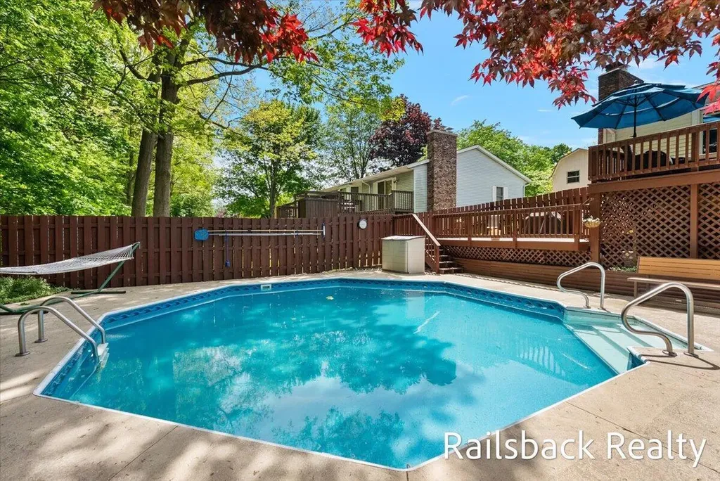 6584 Wahlfield Avenue NW Alpine Township MI 49321