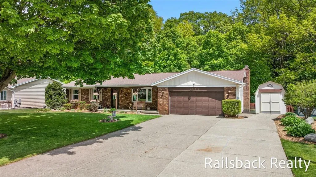 6584 Wahlfield Avenue NW Alpine Township MI 49321