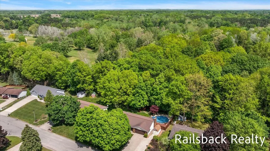 6584 Wahlfield Avenue NW Alpine Township MI 49321