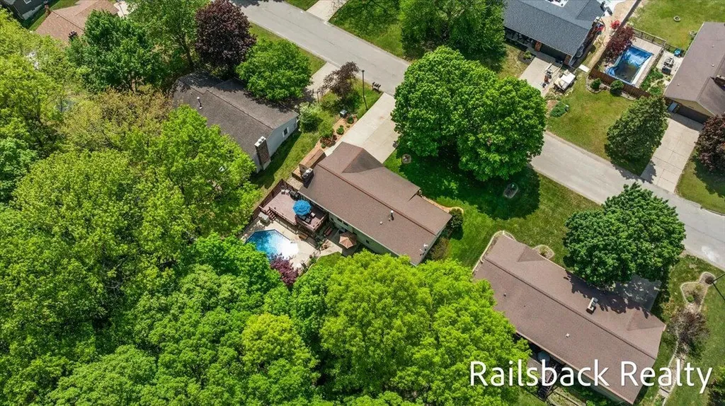 6584 Wahlfield Avenue NW Alpine Township MI 49321