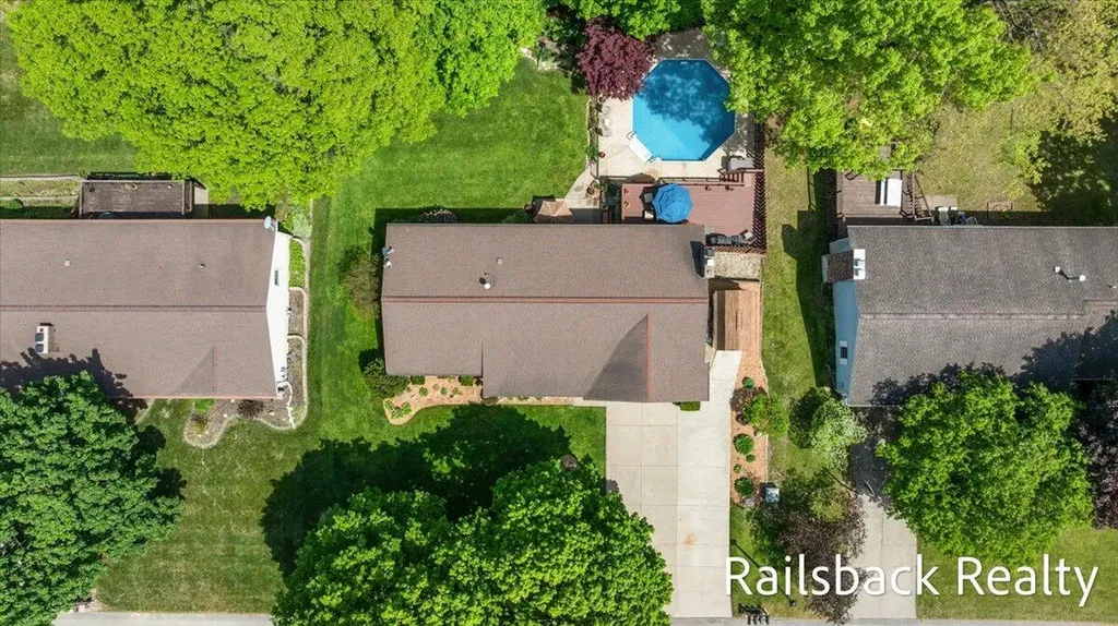 6584 Wahlfield Avenue NW Alpine Township MI 49321