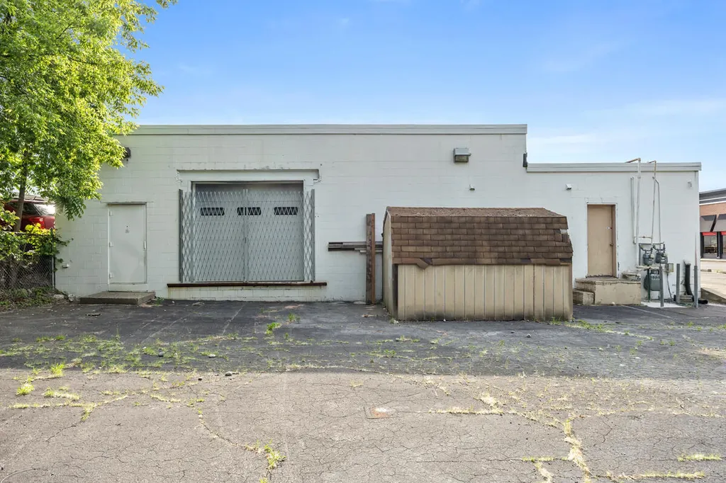 2611 Alpine Avenue NW Walker City MI 49544