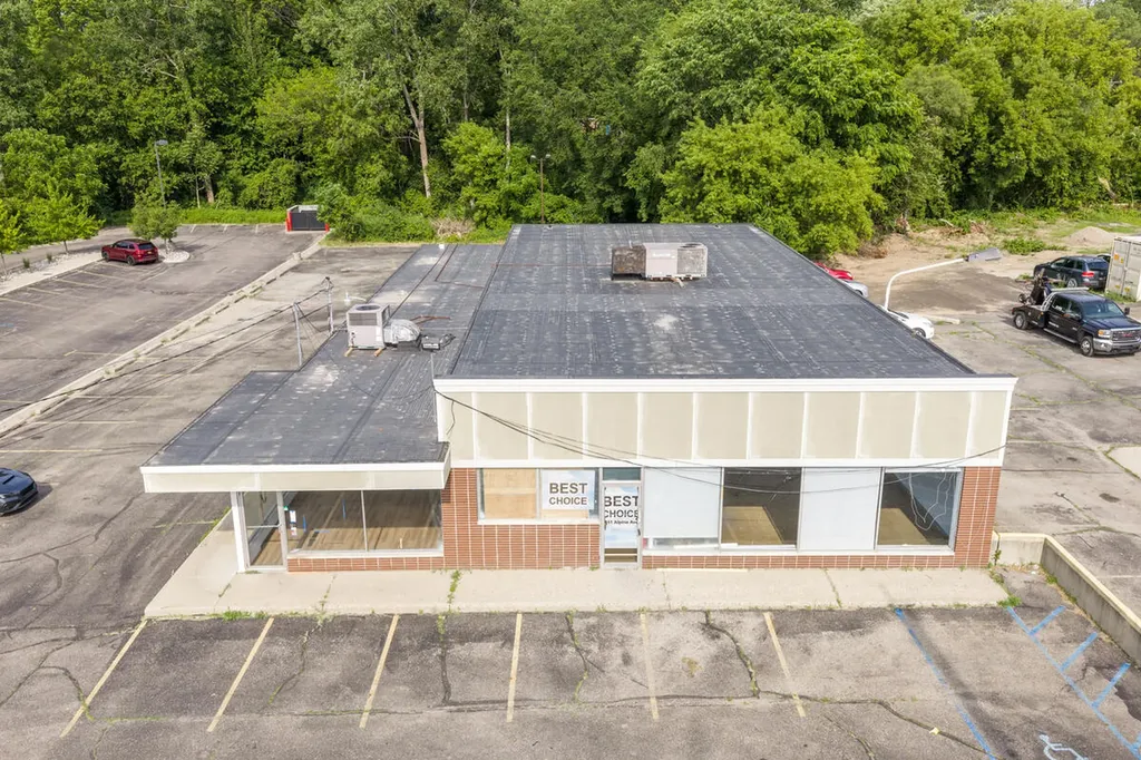 2611 Alpine Avenue NW Walker City MI 49544