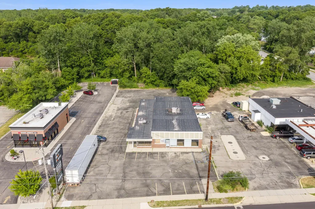2611 Alpine Avenue NW Walker City MI 49544