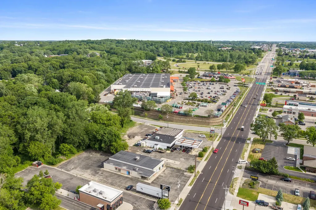 2611 Alpine Avenue NW Walker City MI 49544