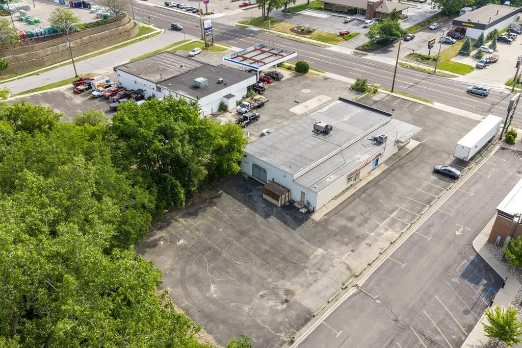2611 Alpine Avenue NW Walker City MI 49544