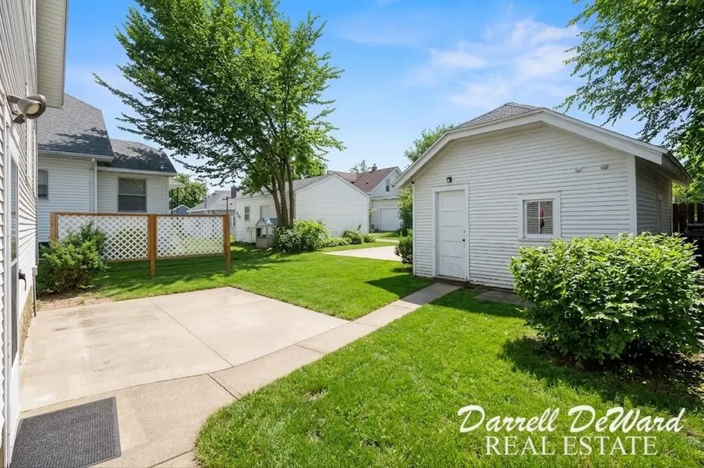 823 Webster Street NW Grand Rapids City MI 49504