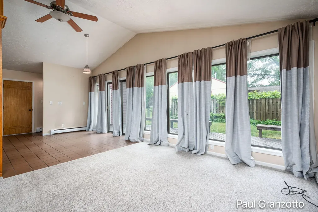 2483 Russit Drive NE Grand Rapids Charter Township MI 49525