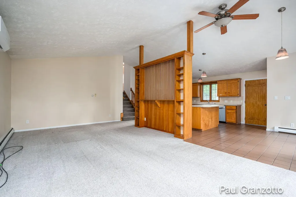 2483 Russit Drive NE Grand Rapids Charter Township MI 49525