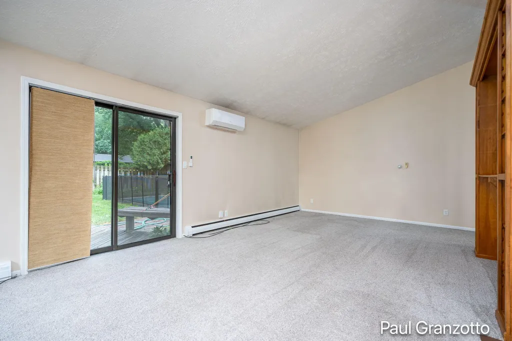 2483 Russit Drive NE Grand Rapids Charter Township MI 49525