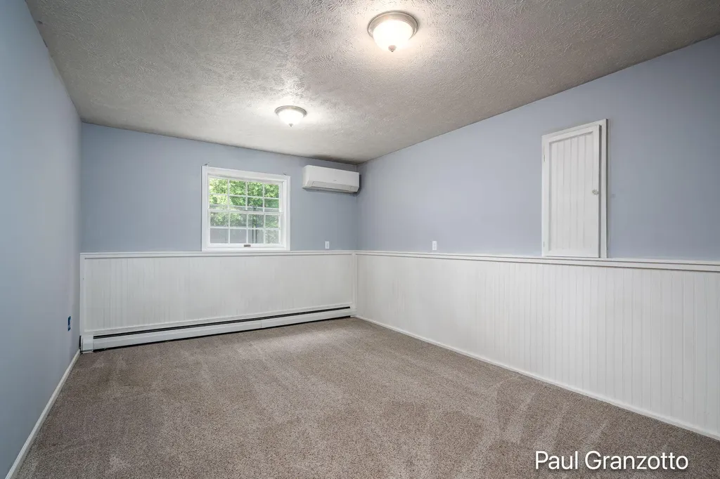 2483 Russit Drive NE Grand Rapids Charter Township MI 49525