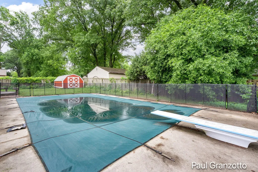 2483 Russit Drive NE Grand Rapids Charter Township MI 49525
