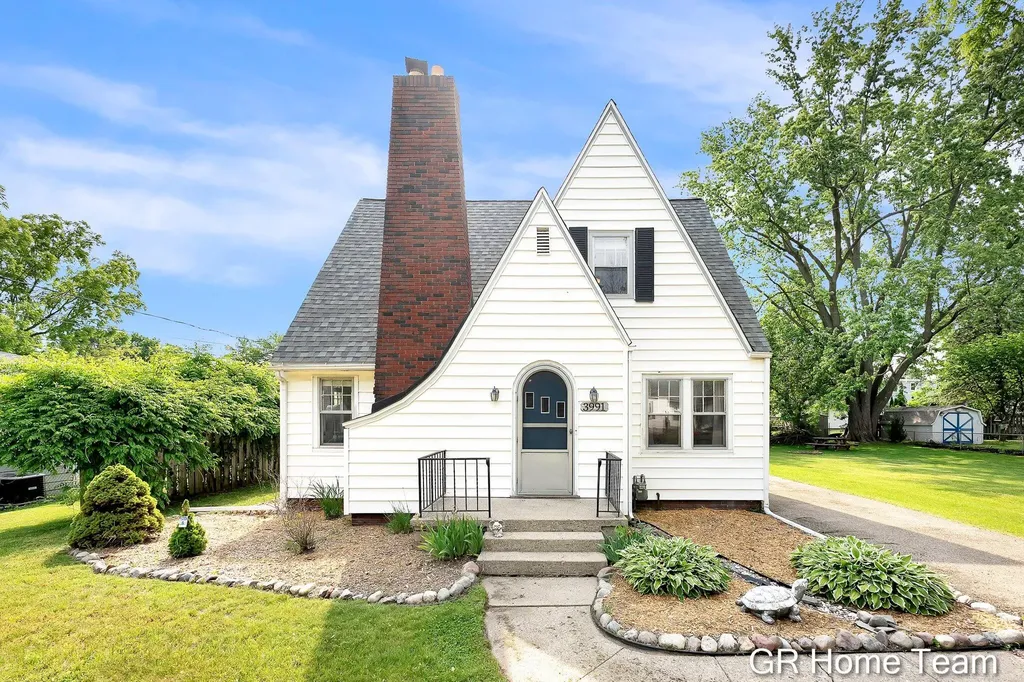 3991 Costa Avenue NE Plainfield Charter Township MI 49525