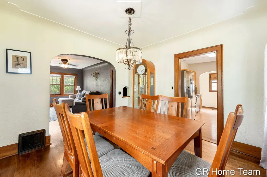 3991 Costa Avenue NE Plainfield Charter Township MI 49525