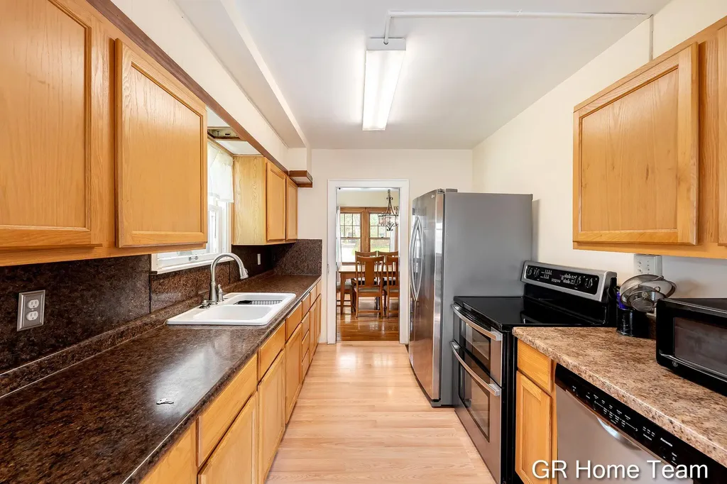 3991 Costa Avenue NE Plainfield Charter Township MI 49525