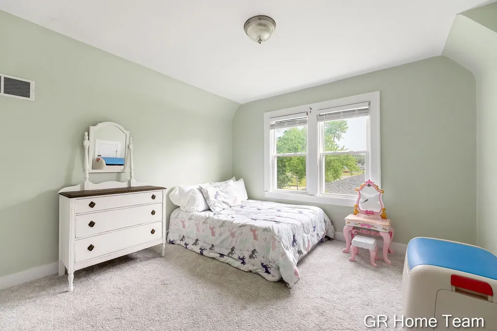 3991 Costa Avenue NE Plainfield Charter Township MI 49525
