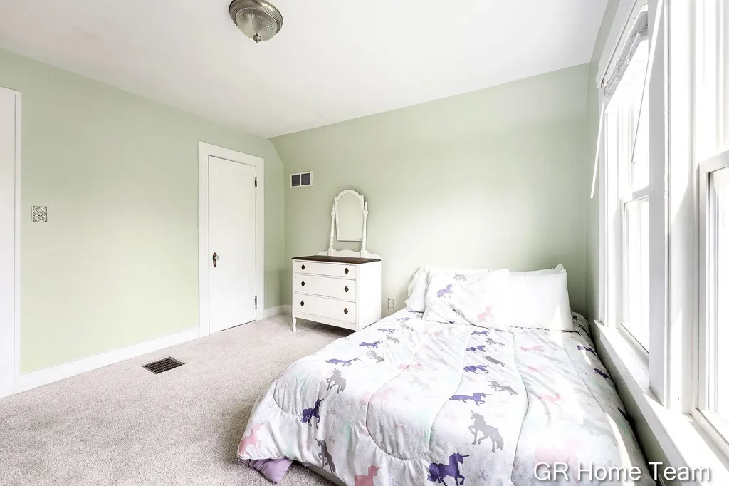 3991 Costa Avenue NE Plainfield Charter Township MI 49525