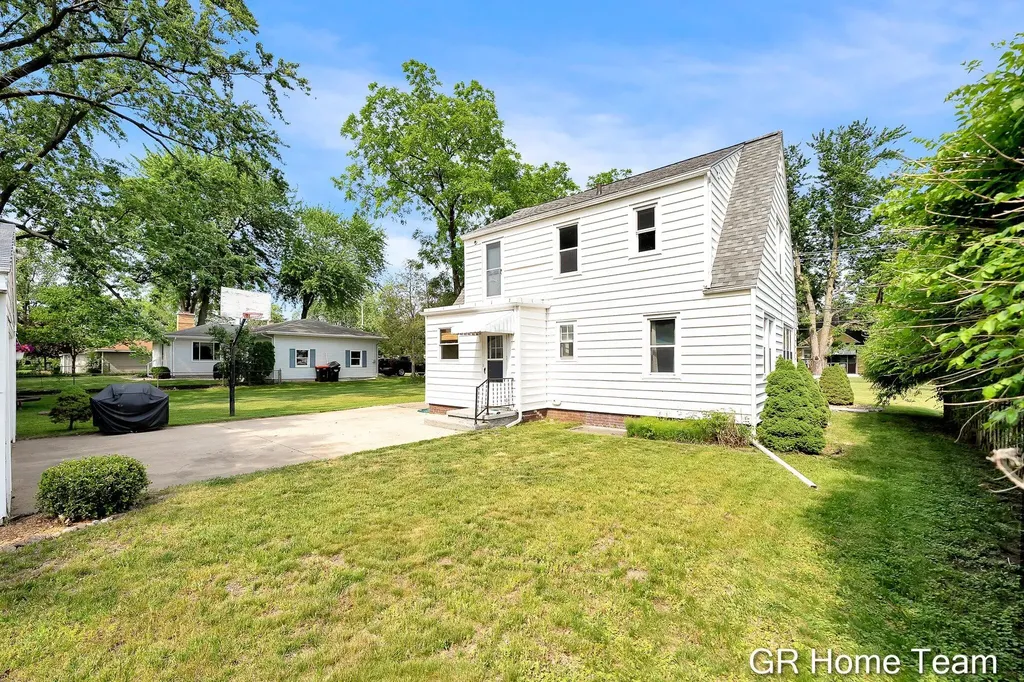 3991 Costa Avenue NE Plainfield Charter Township MI 49525