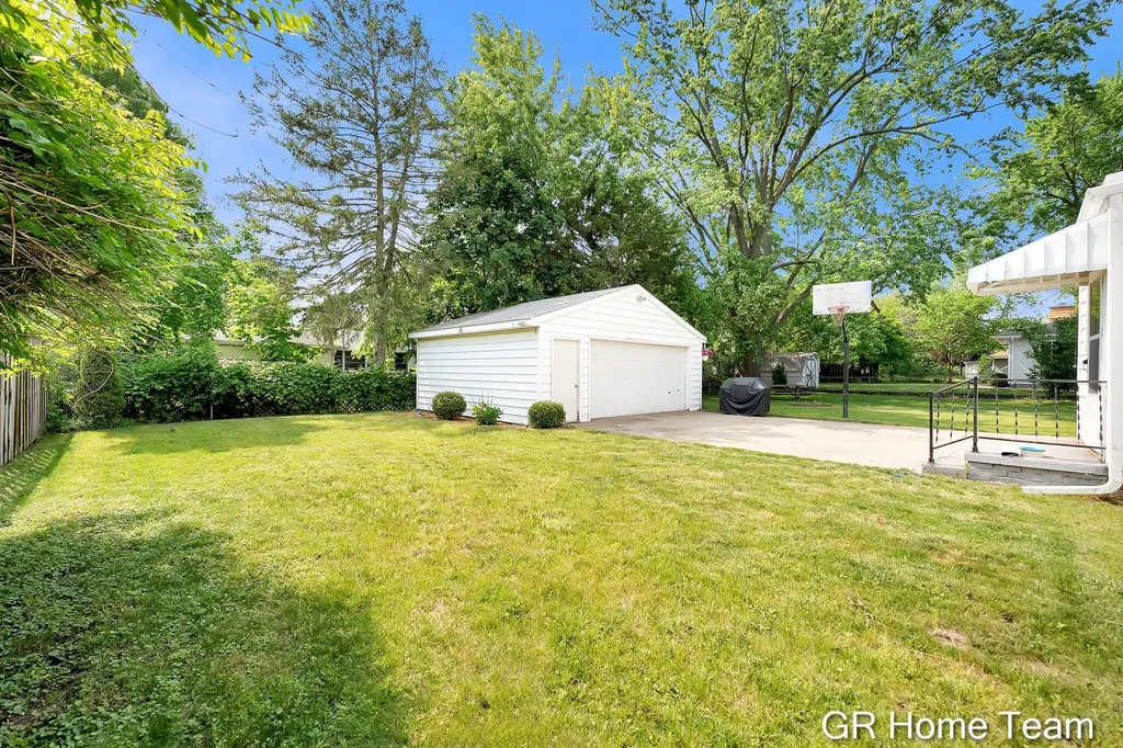 3991 Costa Avenue NE Plainfield Charter Township MI 49525