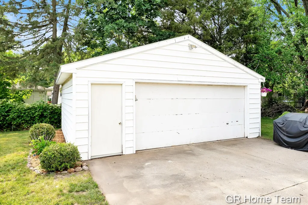 3991 Costa Avenue NE Plainfield Charter Township MI 49525