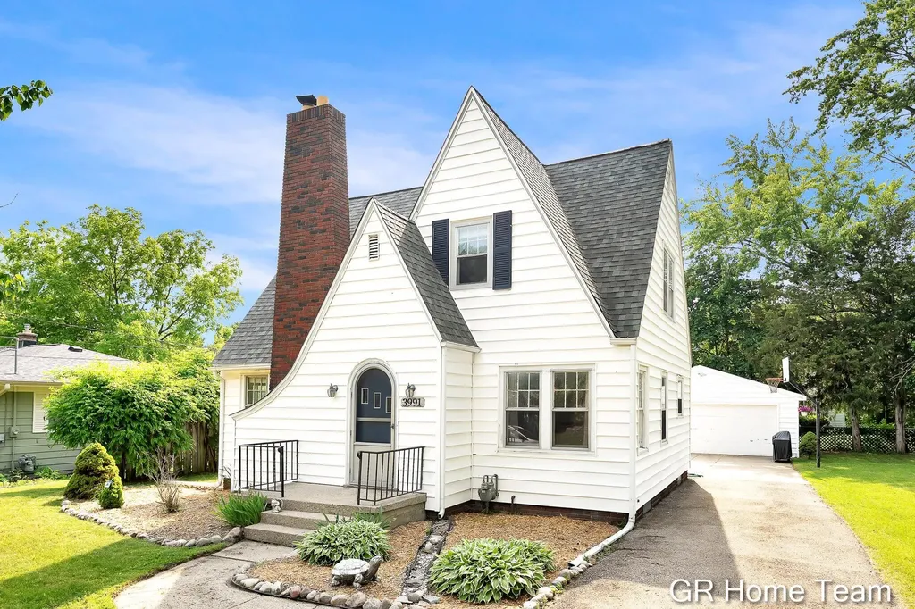 3991 Costa Avenue NE Plainfield Charter Township MI 49525