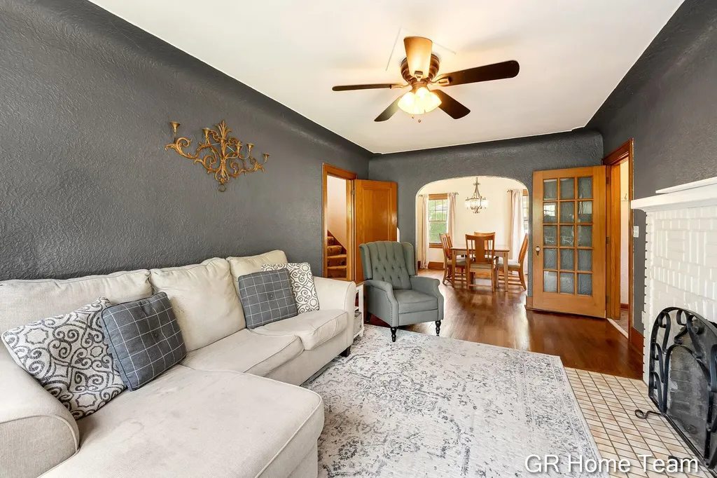 3991 Costa Avenue NE Plainfield Charter Township MI 49525