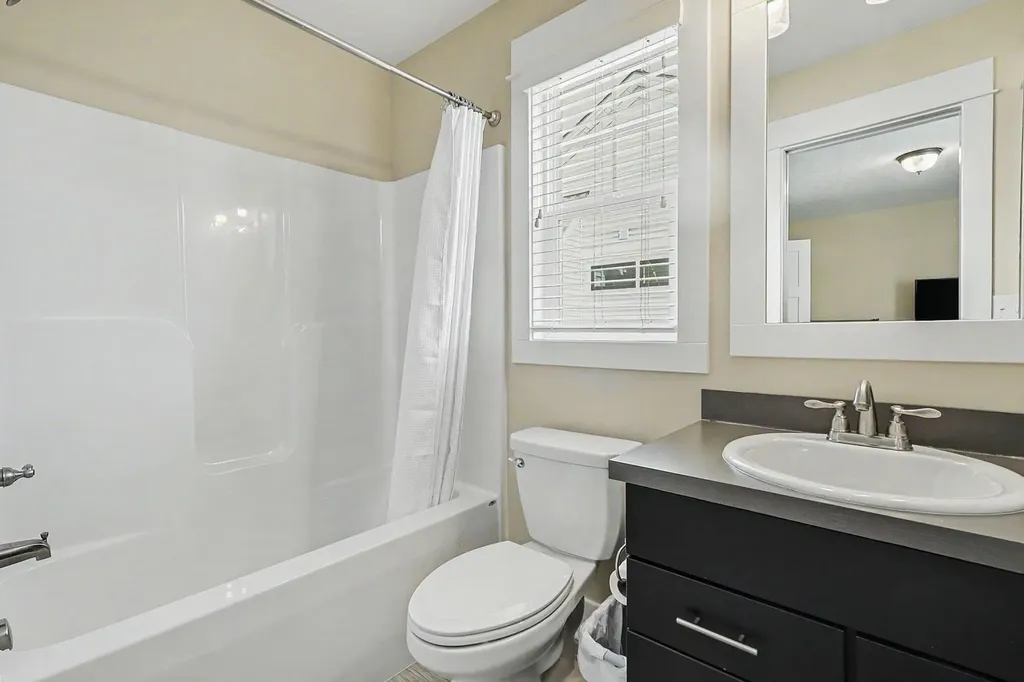 4704 Macatawa Legends Boulevard Holland Charter Township MI 49424