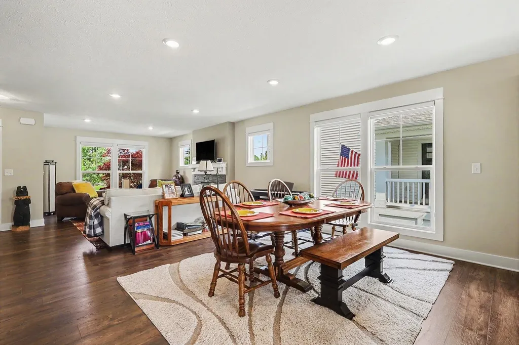 4704 Macatawa Legends Boulevard Holland Charter Township MI 49424