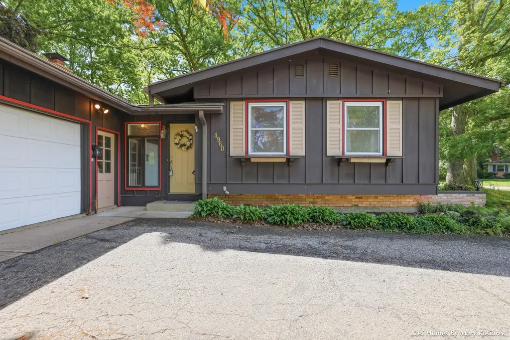 4960 Bluff Drive NE Plainfield Charter Township MI 49525