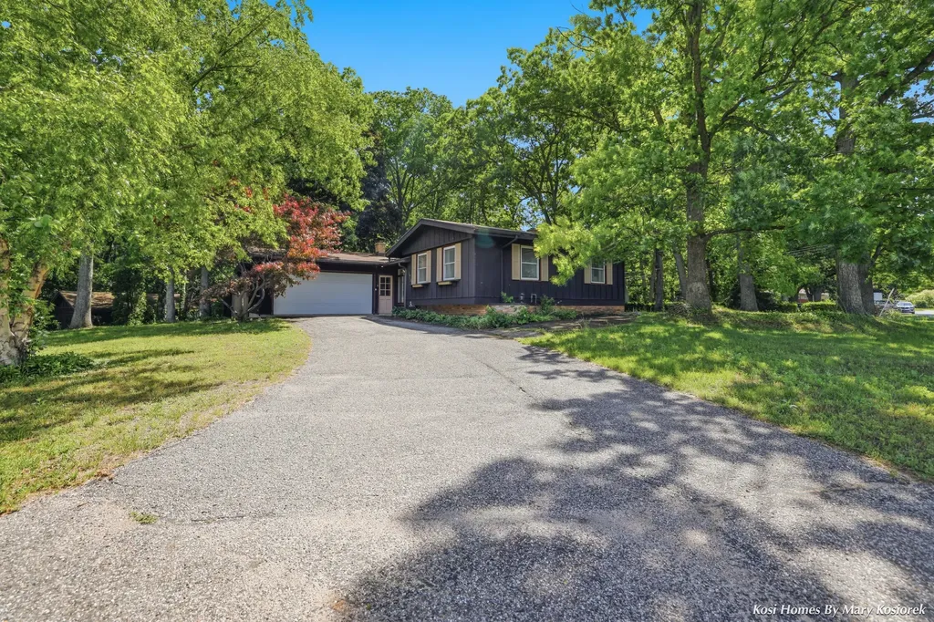 4960 Bluff Drive NE Plainfield Charter Township MI 49525