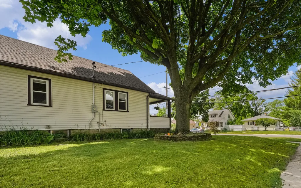 924 Spencer Street NE Grand Rapids City MI 49505