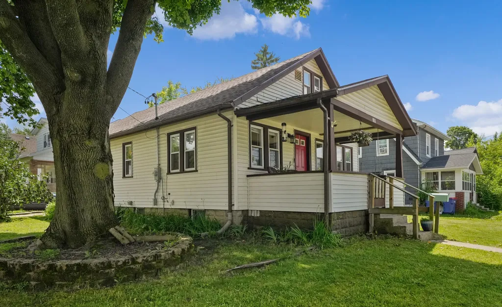 924 Spencer Street NE Grand Rapids City MI 49505