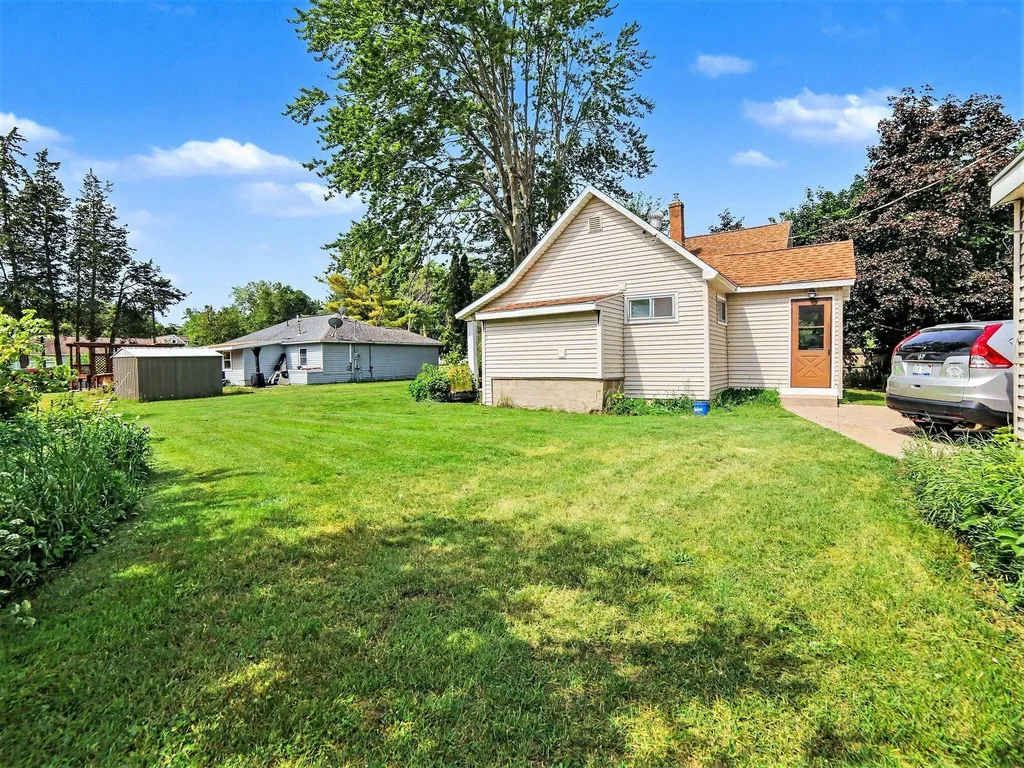 312 N Bear Lake Road Laketon Township MI 49445