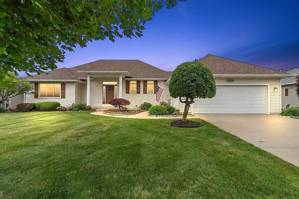 8259 Golfside Drive Georgetown Charter Township MI 49428