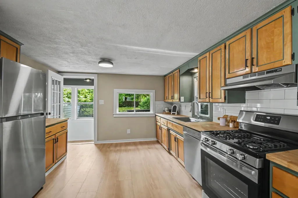 523 W Maple Street Wayland Township MI 49348