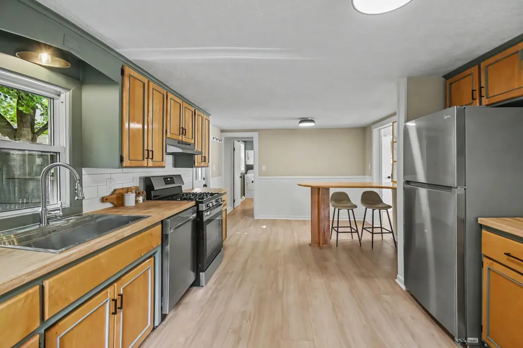 523 W Maple Street Wayland Township MI 49348