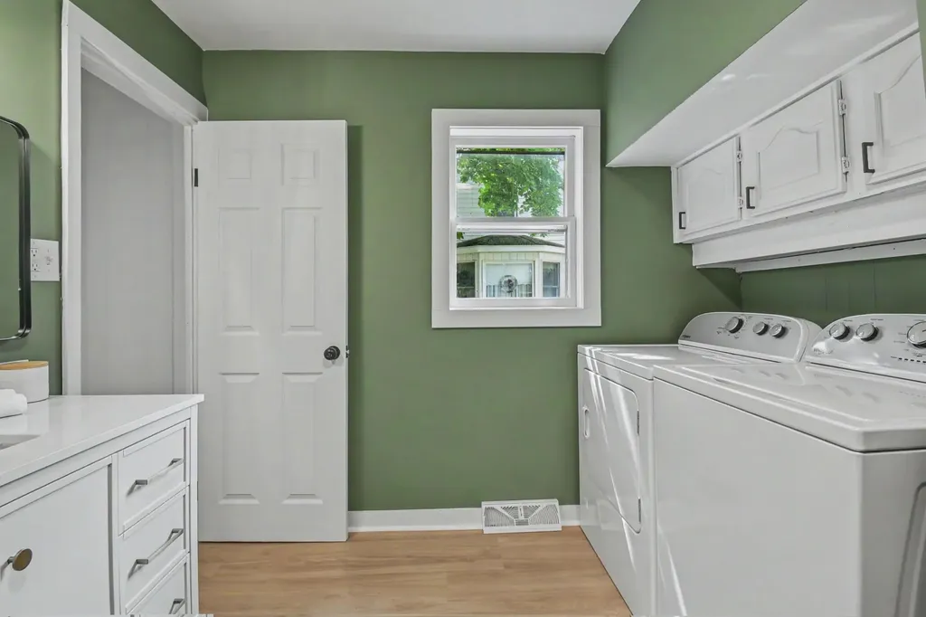 523 W Maple Street Wayland Township MI 49348