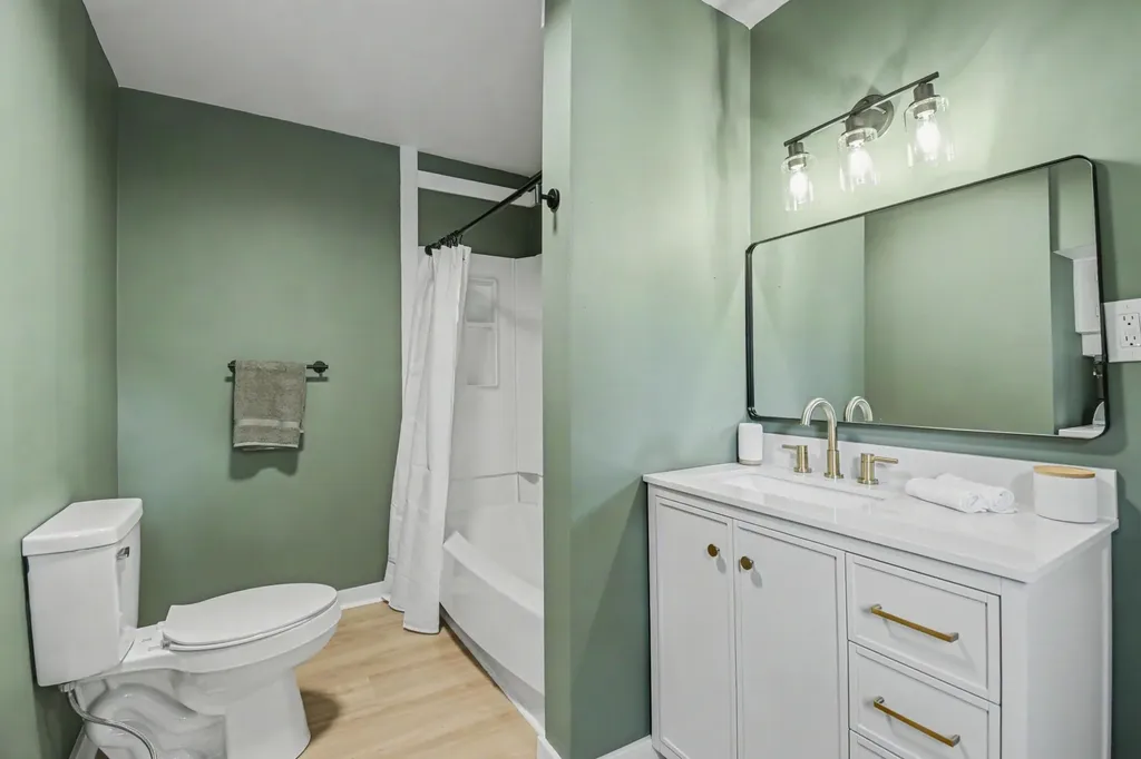 523 W Maple Street Wayland Township MI 49348