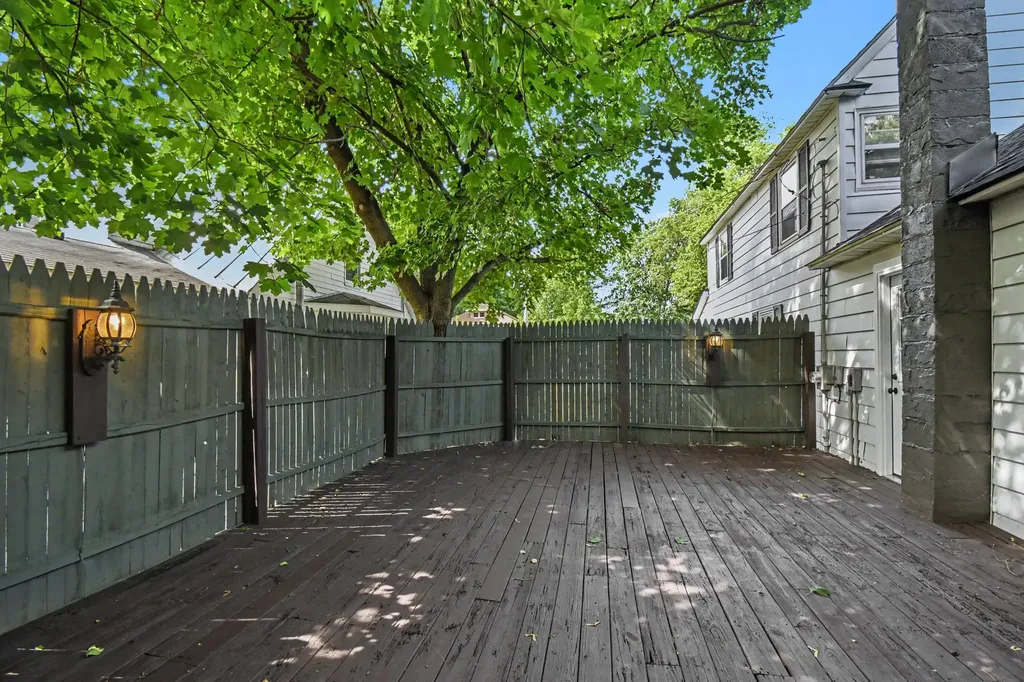 523 W Maple Street Wayland Township MI 49348