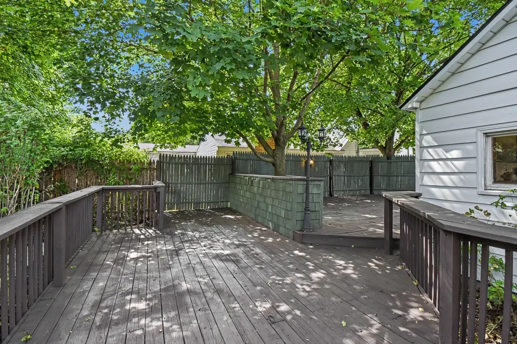 523 W Maple Street Wayland Township MI 49348