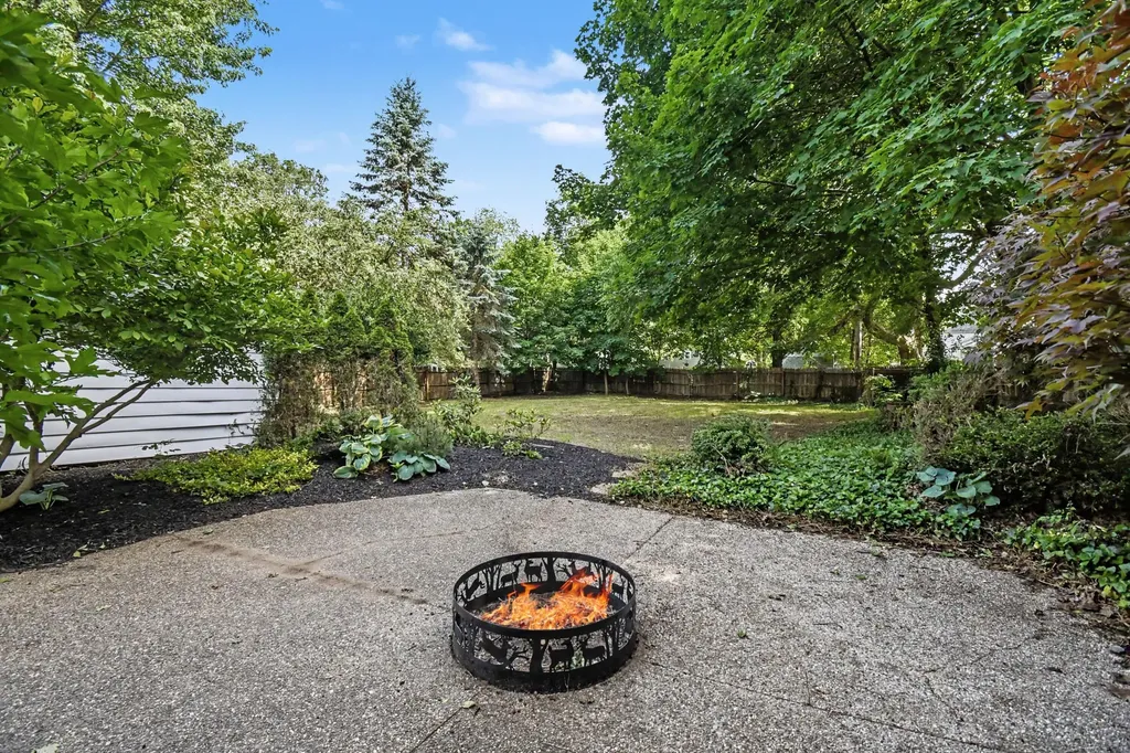 523 W Maple Street Wayland Township MI 49348