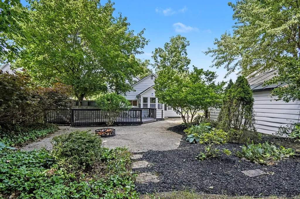 523 W Maple Street Wayland Township MI 49348