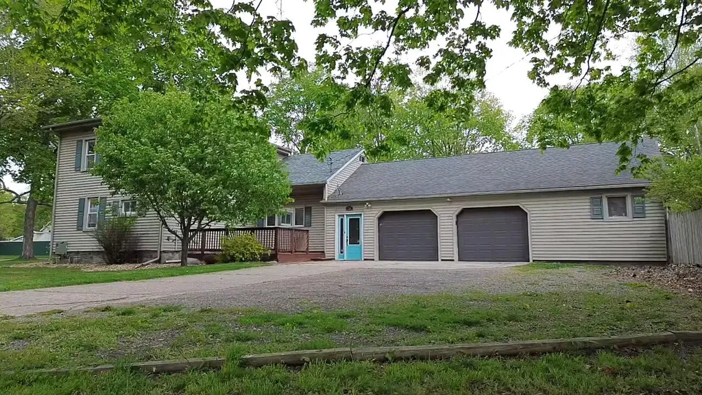 709 E Isham Street Ionia Township MI 48851
