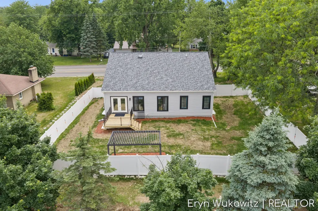 409 6 Mile Road NW Alpine Township MI 49321