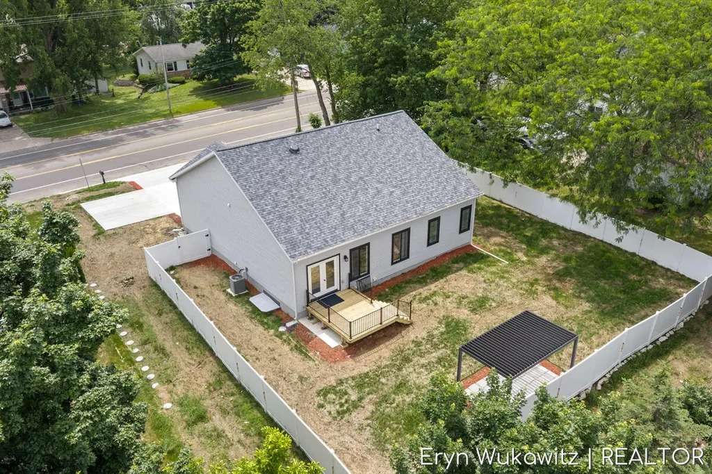 409 6 Mile Road NW Alpine Township MI 49321