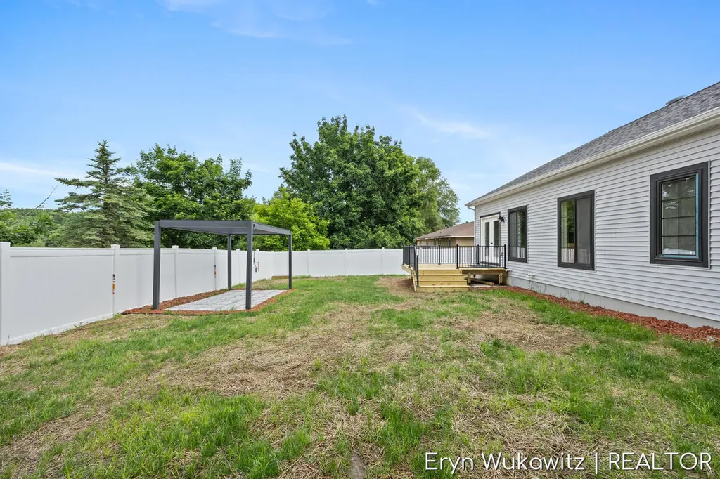 409 6 Mile Road NW Alpine Township MI 49321