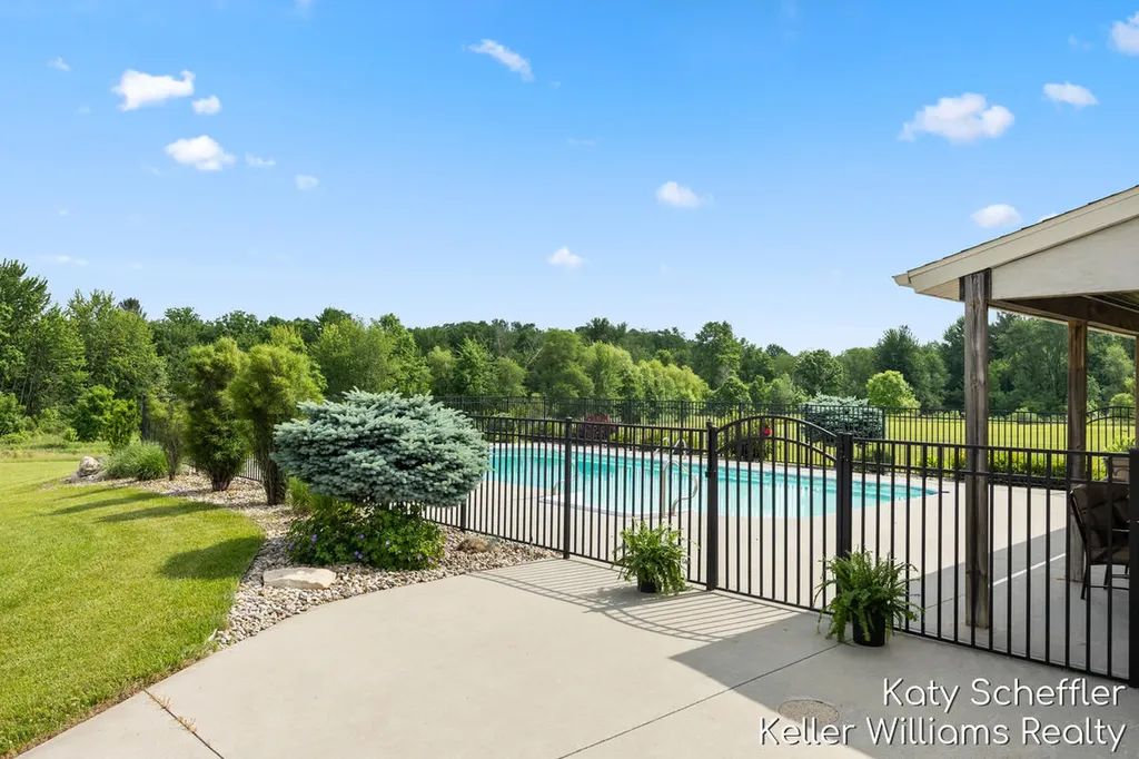 11320 Long Lake Drive NW Sparta Township MI 49345